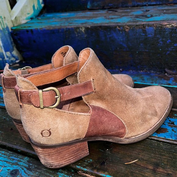 BORN Women’s Carin Suede Western Style Ankle Boots - Picture 7 of 8